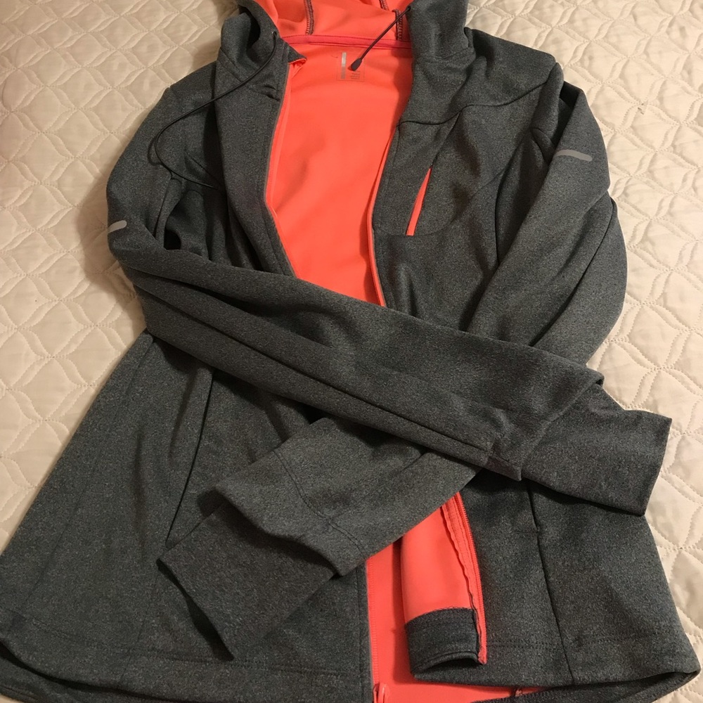 Workout sweatshirt